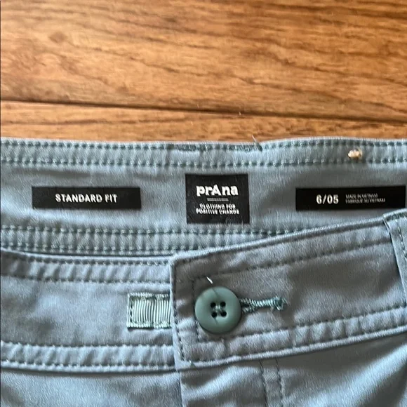 Prana Halle Shorts - Size 6 - Like New! - Picture 5 of 5